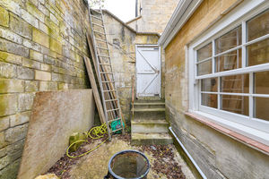 Courtyard Garden- click for photo gallery